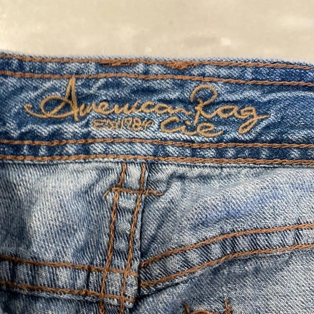 Avenue Rag Jeans Soft Blue Denim Straight Leg Loose Fit Destructed Jeans